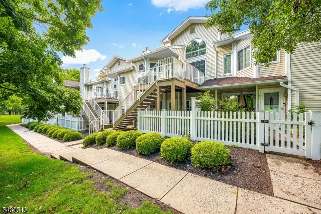 5 Evans Court, Bedminster Twp.