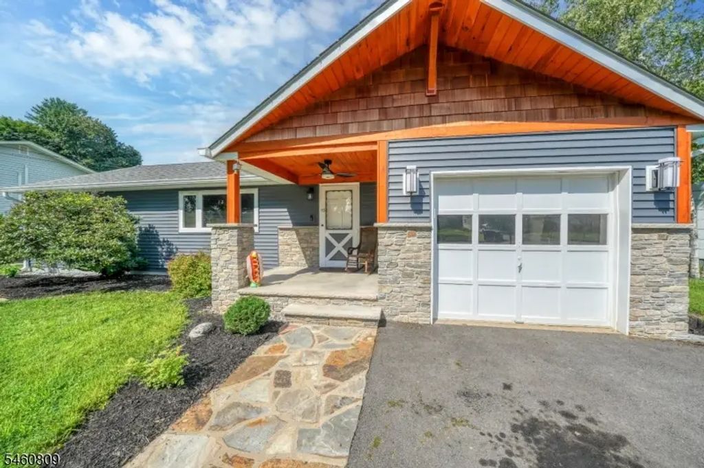 113 Carol Dr, Hackettstown Town