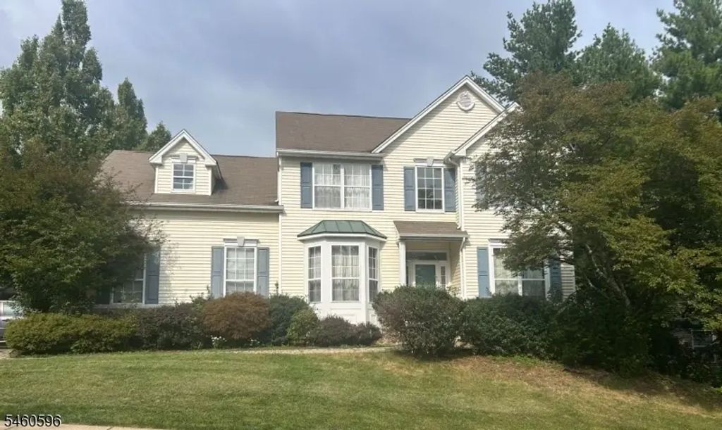 216 Winding Hill Dr, Mount Olive Twp.