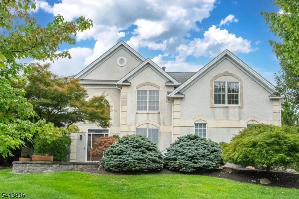 40 Vista Dr, Mount Olive Twp.