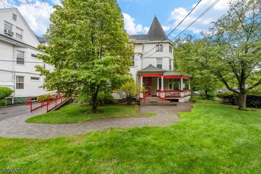 47 Park Ave, West Orange Twp.