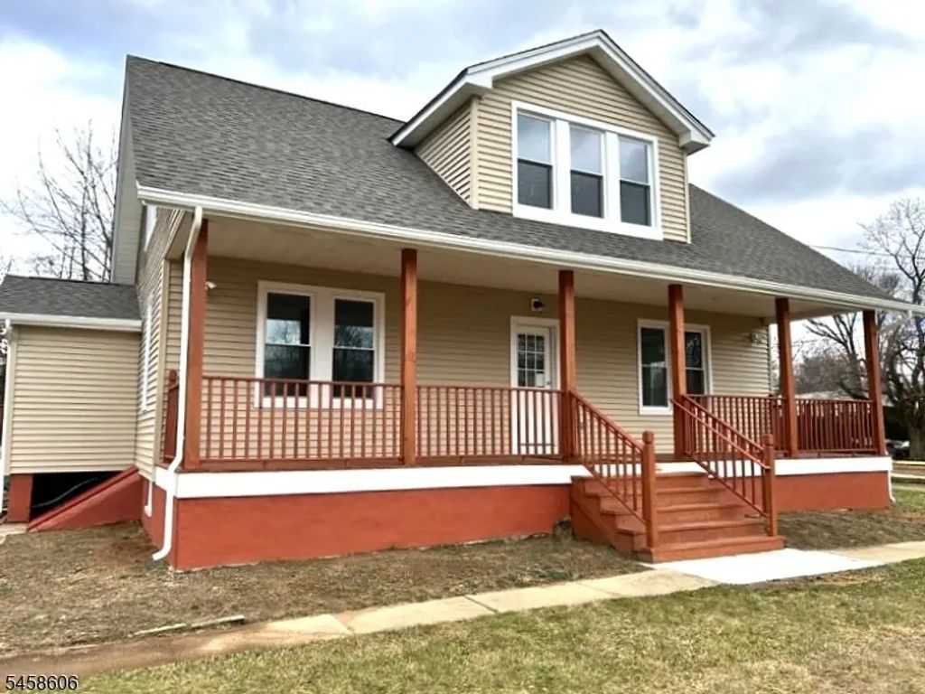 19 South St, Roxbury Twp.