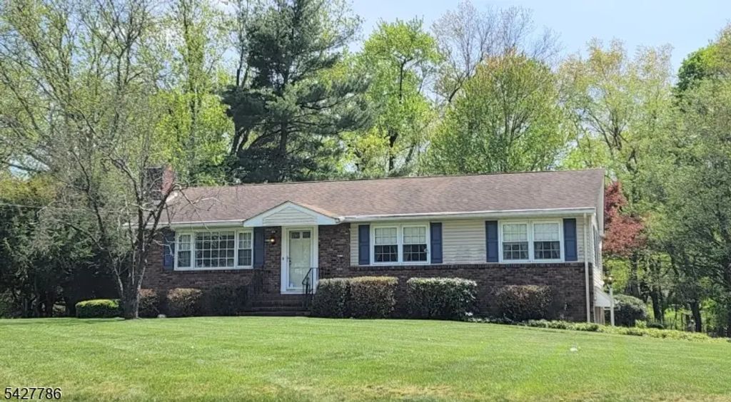 484 Stony Brook Dr, Bridgewater Twp.