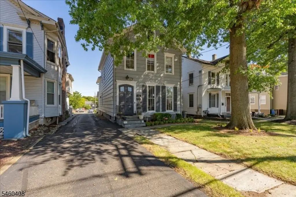 72 N Bridge St, Somerville Boro