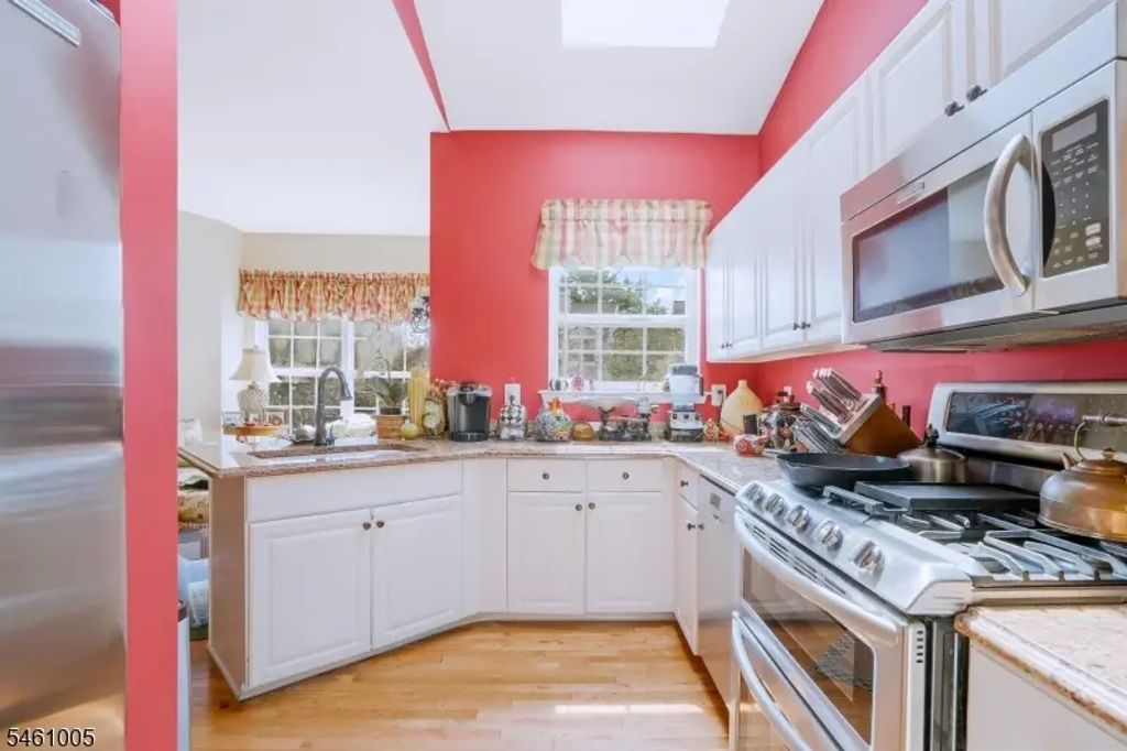 1308 Grandview Ct, Hanover Twp.