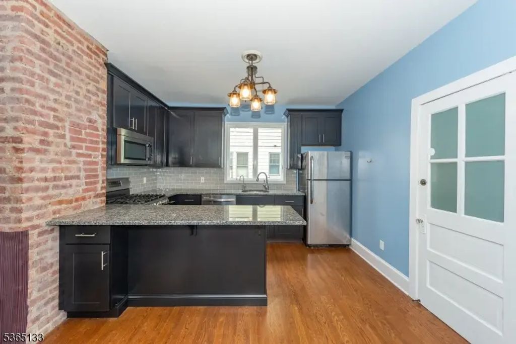 33 Glendale St, Nutley Twp.