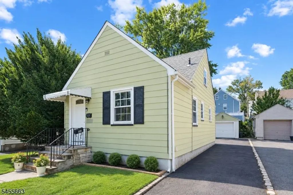 106 Summit Ave, Bloomfield Twp.