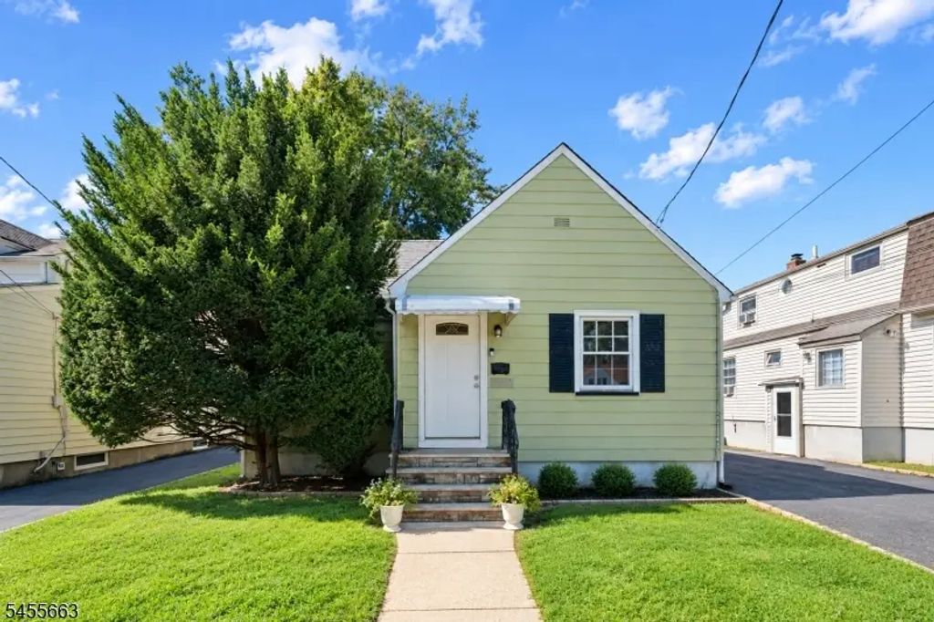 106 Summit Ave, Bloomfield Twp.
