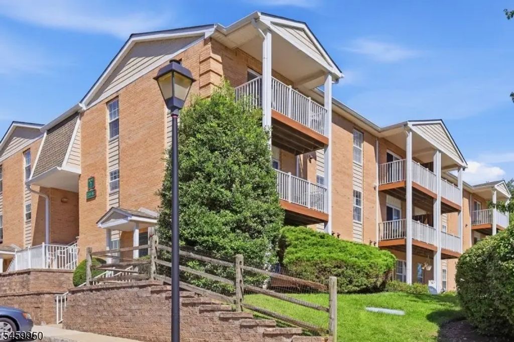 184 Vista Dr, Hanover Twp.