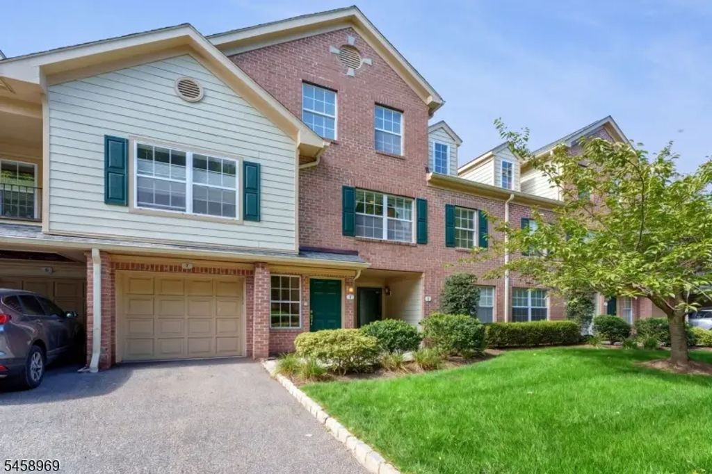 7 Davenport Pl, Morris Twp.
