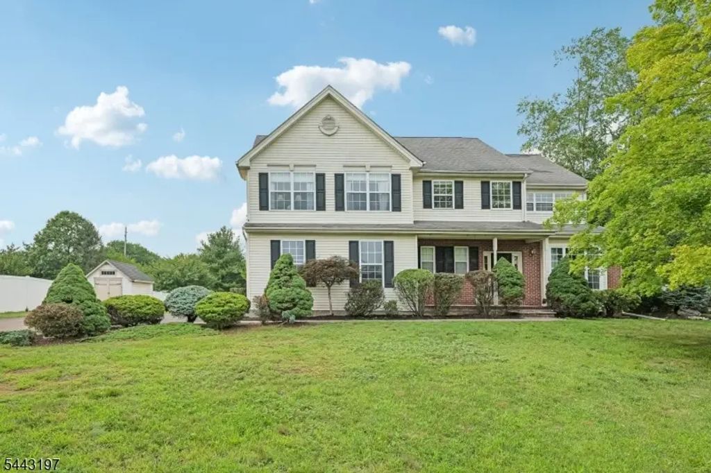 9 Rue Cezanne, Franklin Twp.
