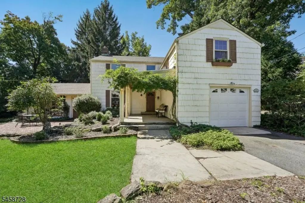 1 Seneca Pl, Montclair Twp.