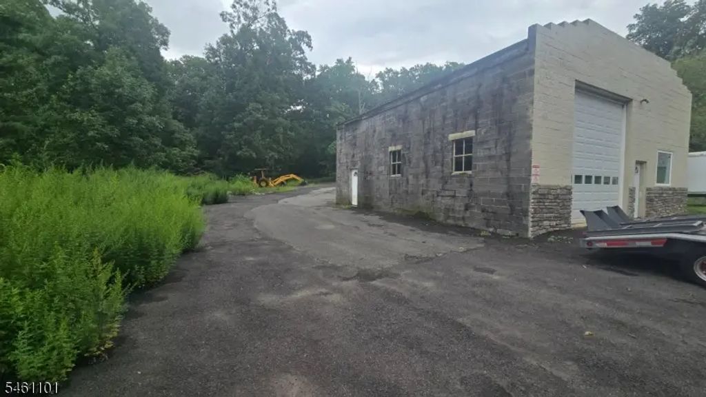 267 Zion Road, Hillsborough Twp.
