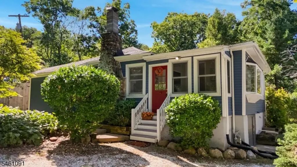 32 Laurel Dr, Jefferson Twp.