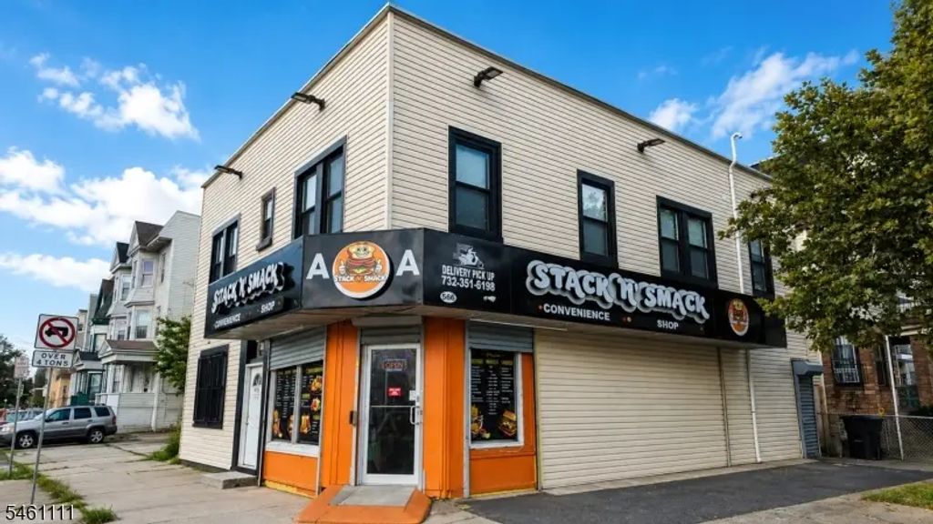 566 Hawthorne Ave, Newark City