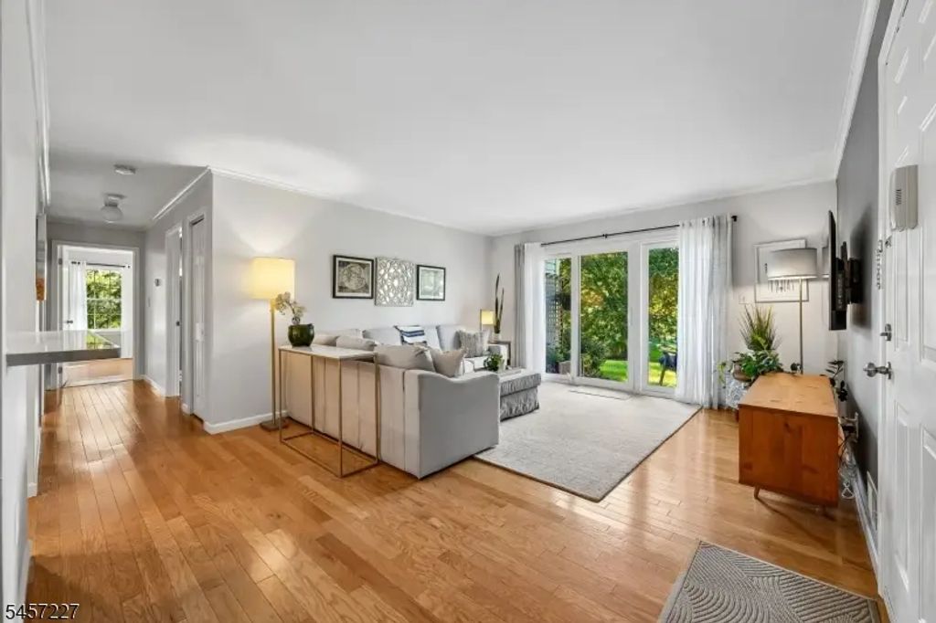 89 Woodward Ln, Bernards Twp.