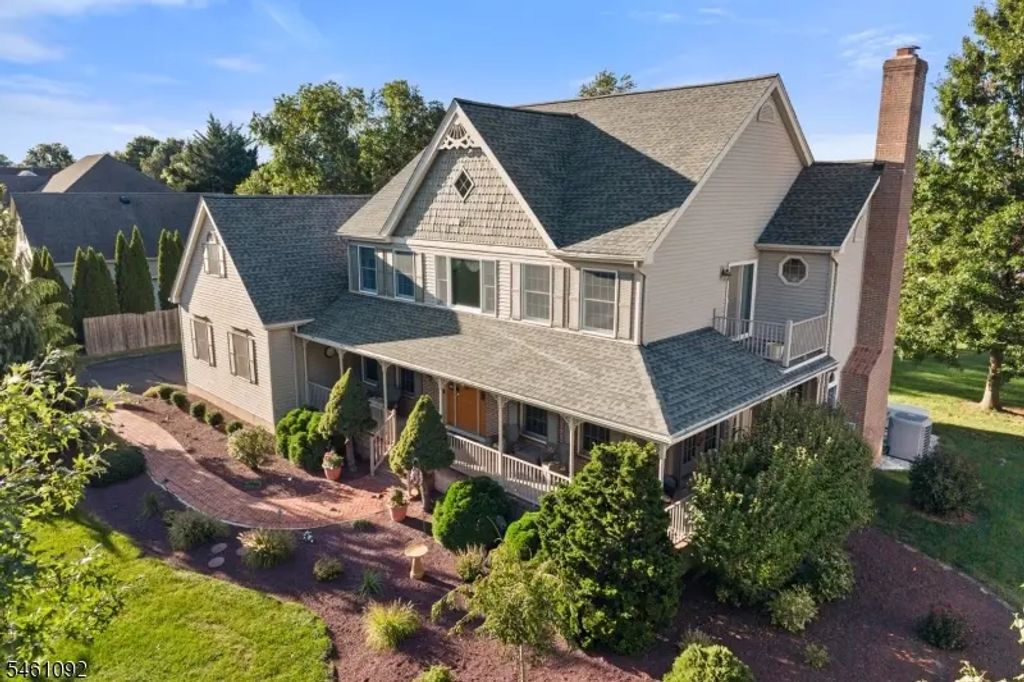 23 Milburn Dr, Hillsborough Twp.