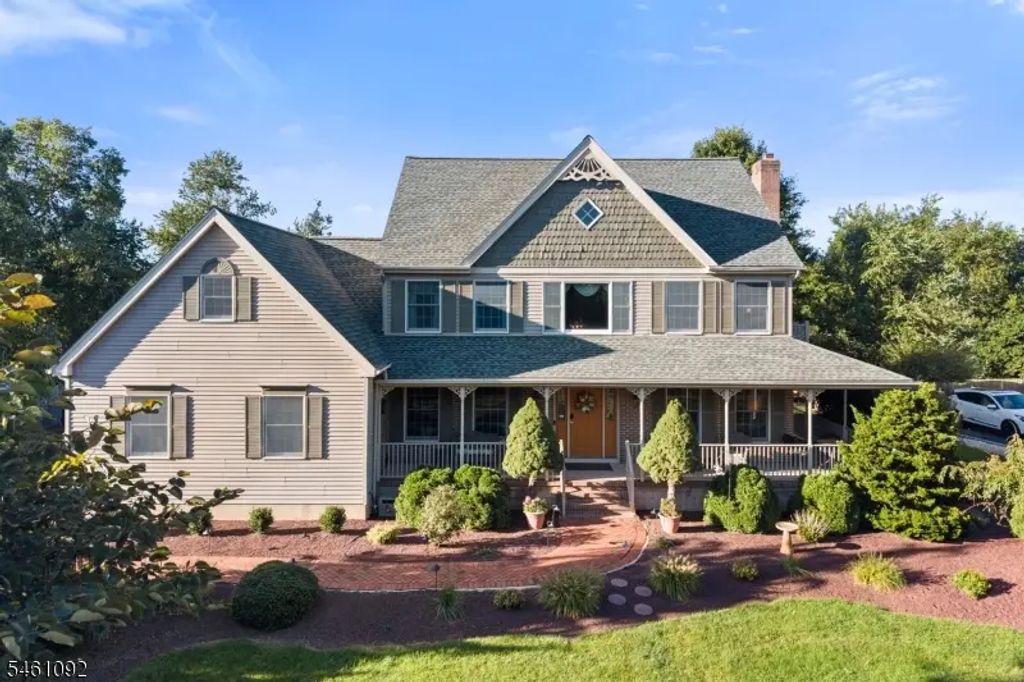 23 Milburn Dr, Hillsborough Twp.