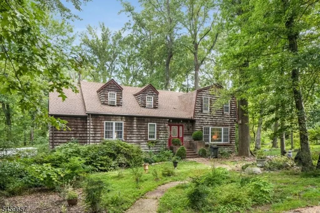 44 Chestnut Rd, Chatham Twp.