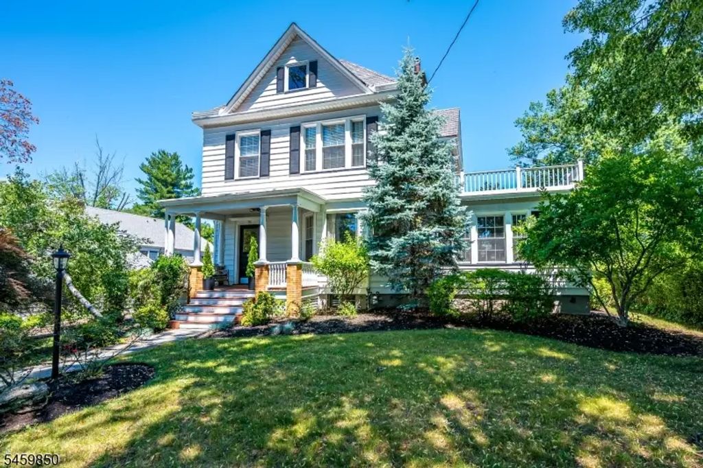 76 Spring St, Metuchen Boro