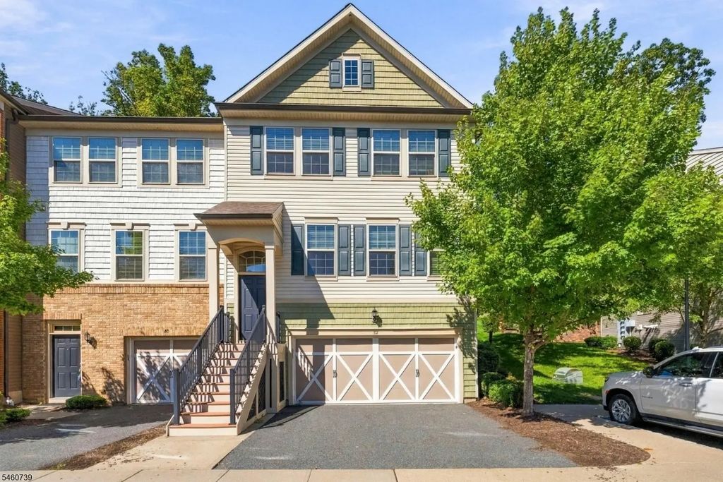 82 Albert Ct, Randolph Twp.