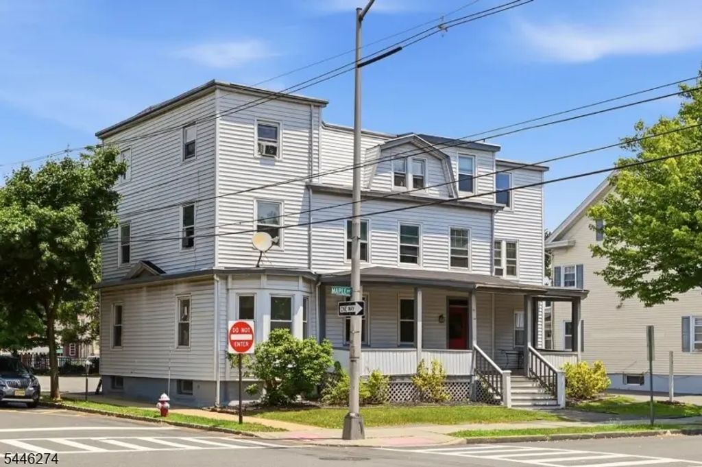 98 Maple Ave, Morristown Town