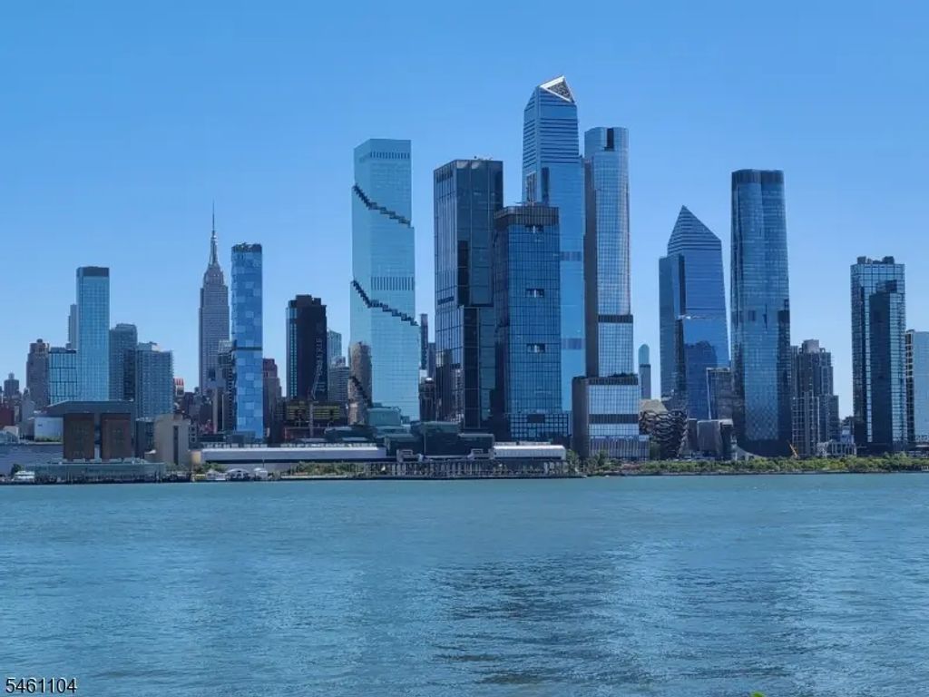 250 Henley Pl, Weehawken Twp.