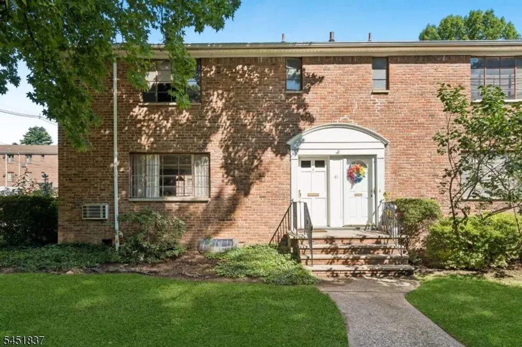 41a Troy Dr, Springfield Twp.