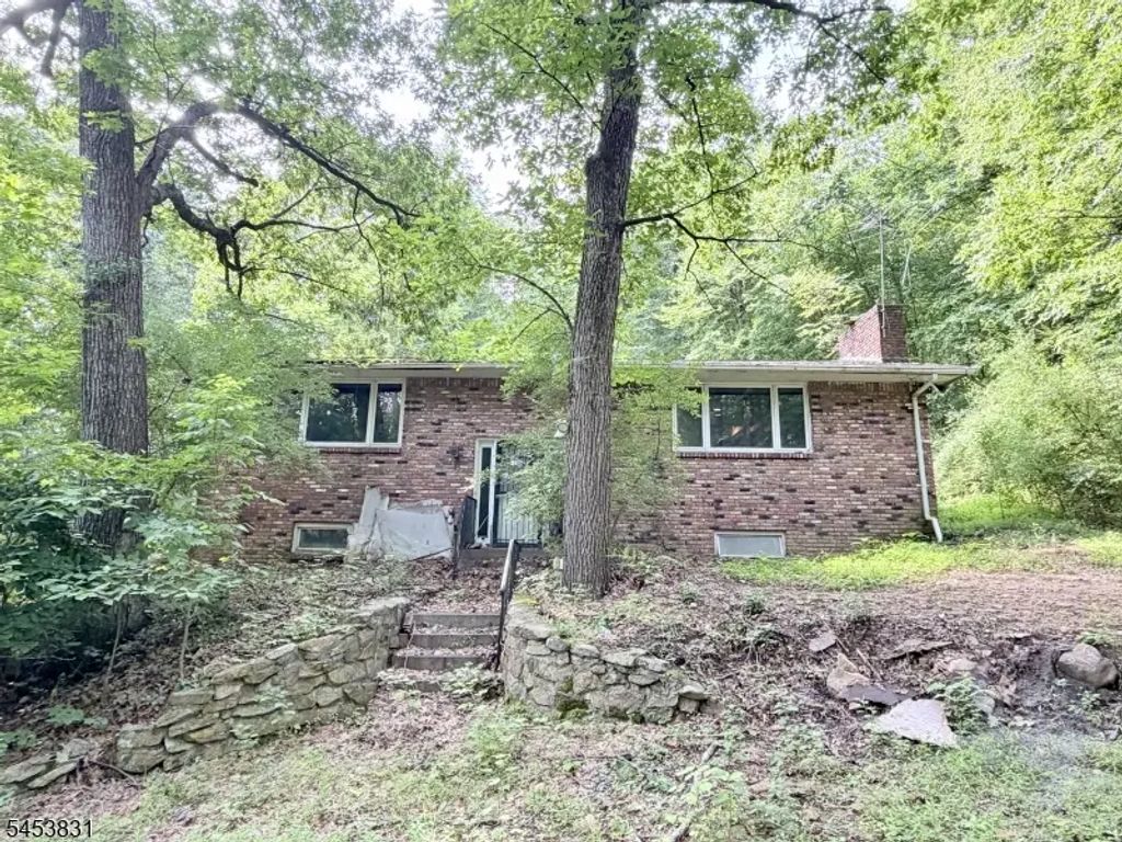 19 Quenby Mountain Rd, Liberty Twp.