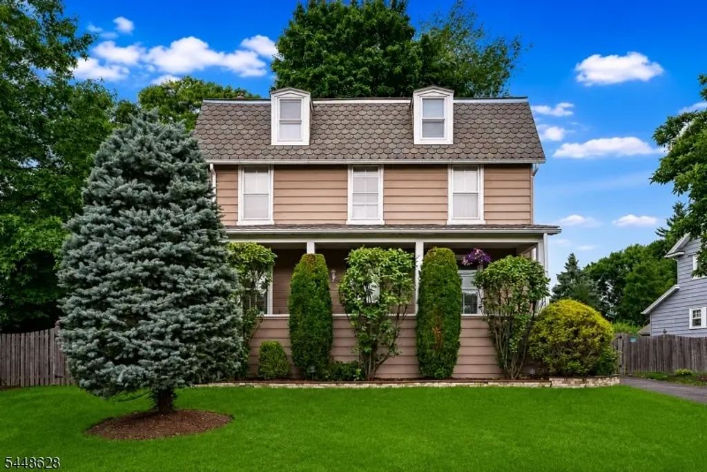 714 North Ave West, Westfield Town