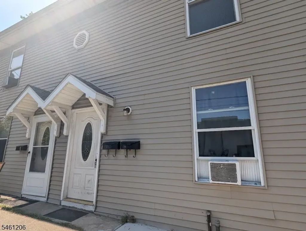 7 B Prospect St, Belvidere Twp.