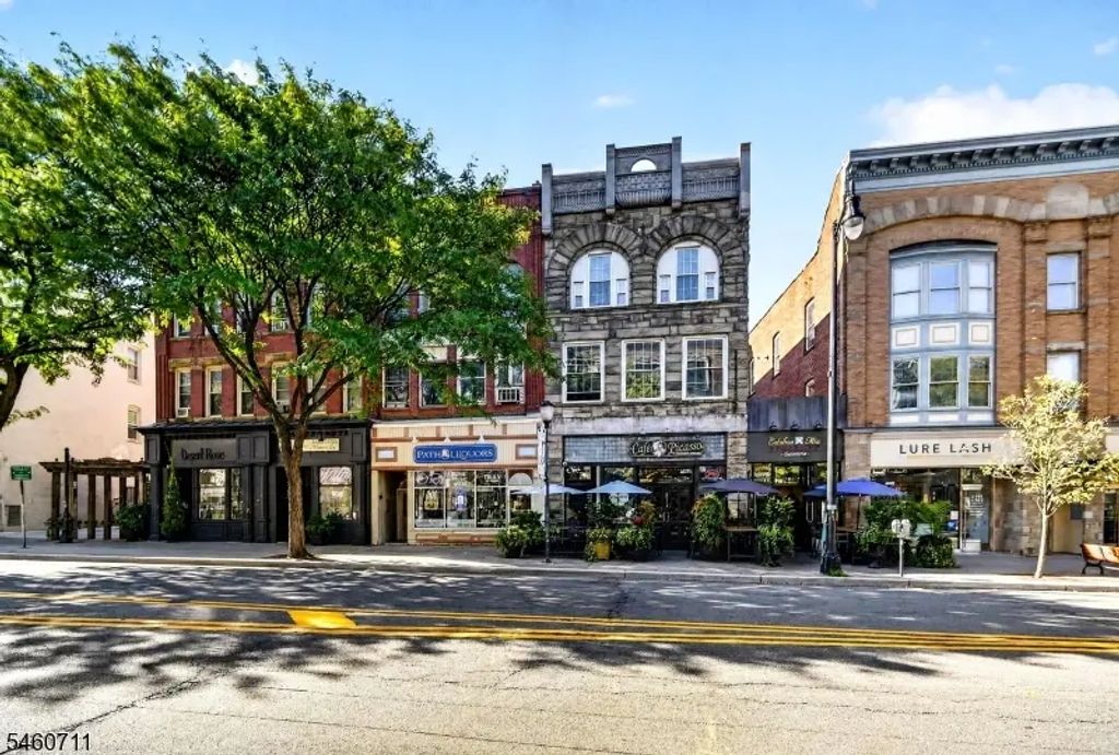 81 W Main St, Somerville Boro