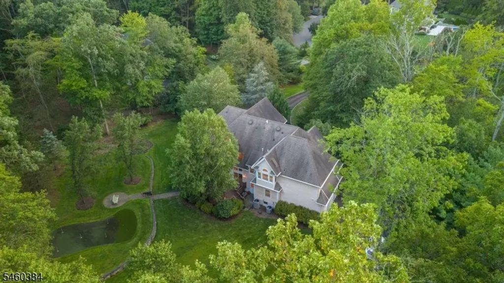 16 Trinity Pl, Warren Twp.