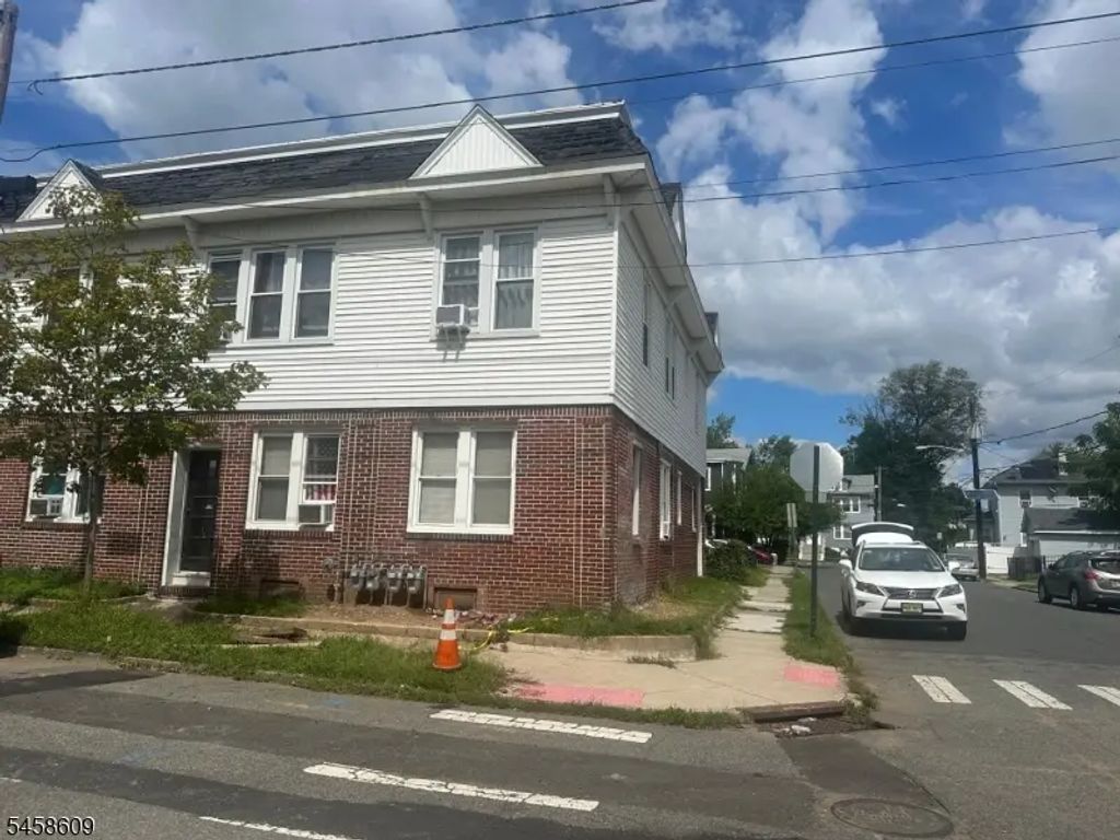 84 Tiffany Pl, Maplewood Twp.
