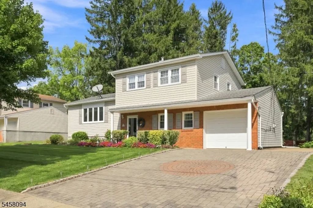 225 Seymour Rd, Hackettstown Town
