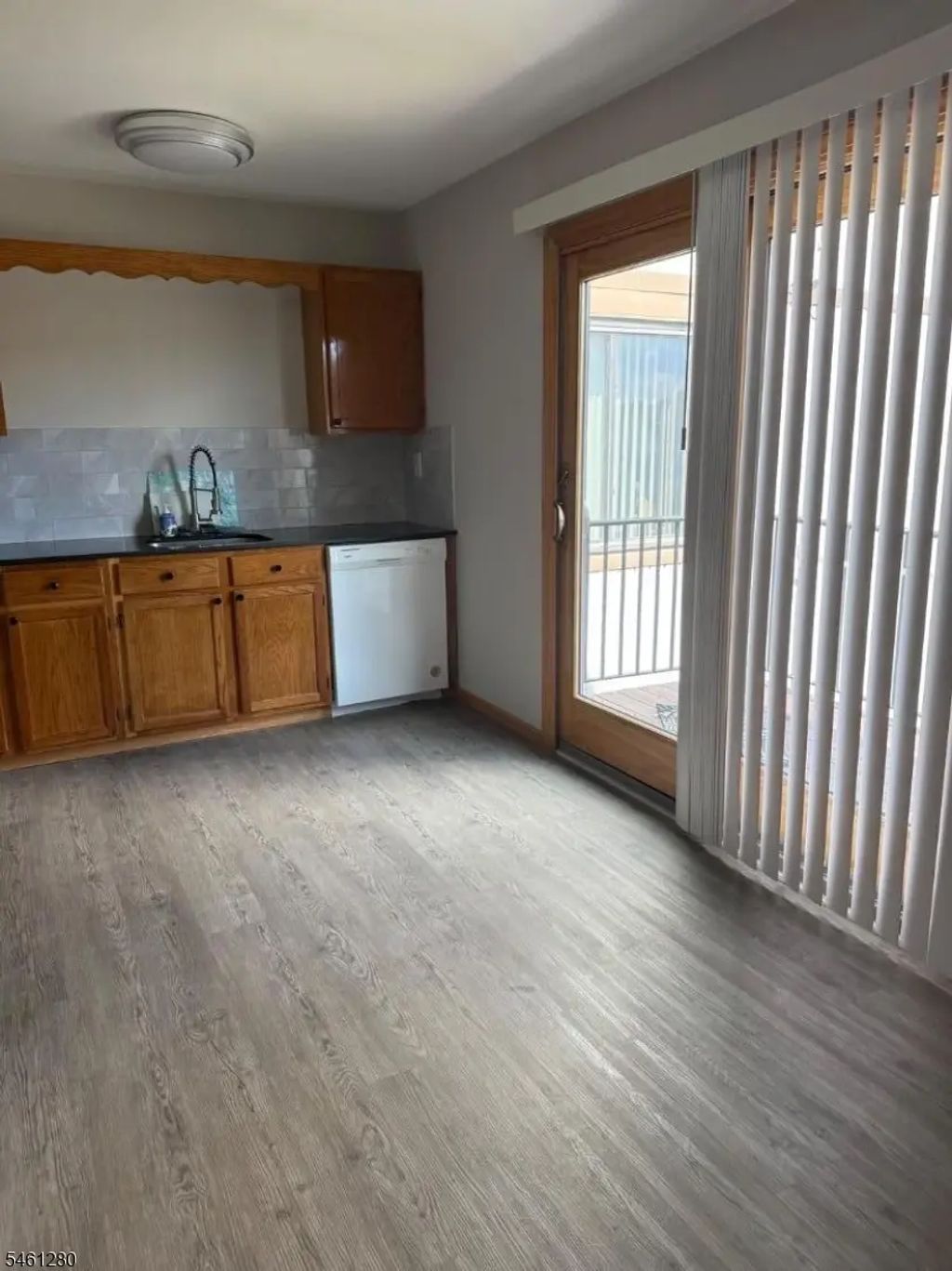 10182 Dell Pl, Stanhope Boro