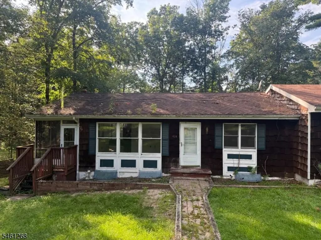 414 A Deerfield Ln, Montague Twp.