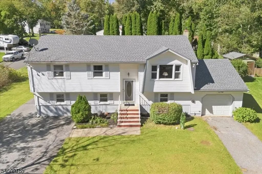 7 Paradise Trl, Vernon Twp.