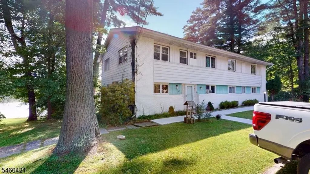 202-a Lake Shore North, Montague Twp.