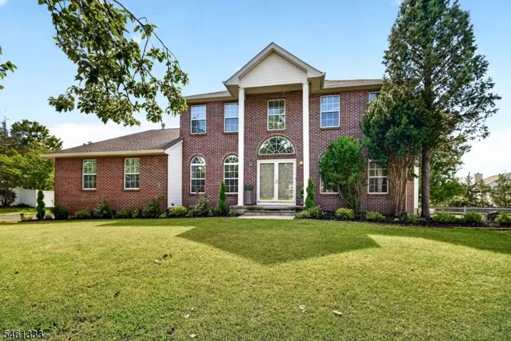13 Cornelius Way, Franklin Twp.