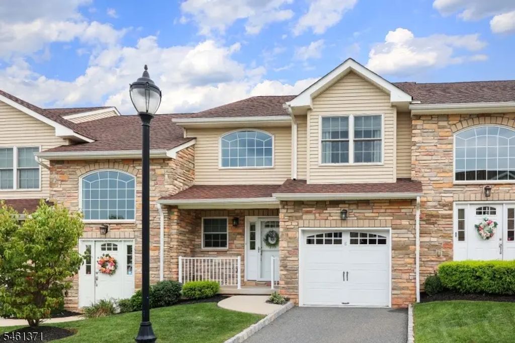 6 Harvey Ct, Clark Twp.