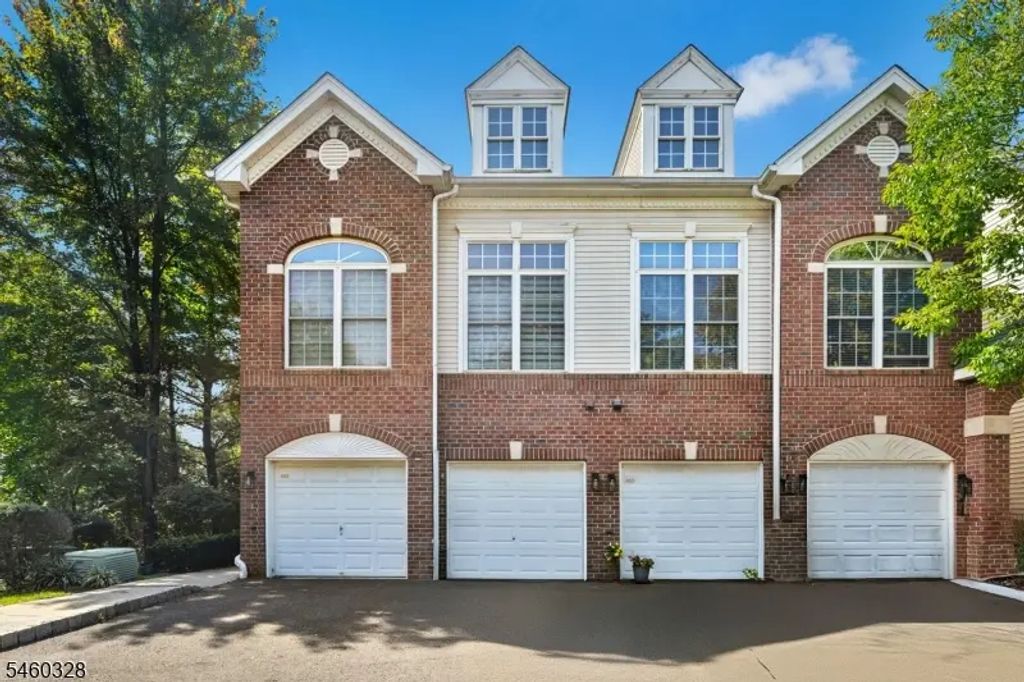402 Donato Cir, Scotch Plains Twp.