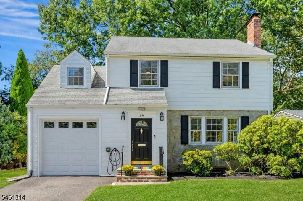 26 Whittier Ter, Bloomfield Twp.