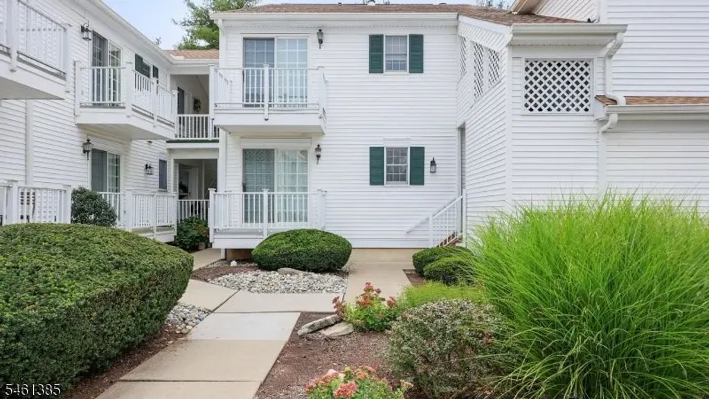 109 Alexandria Way, Bernards Twp.