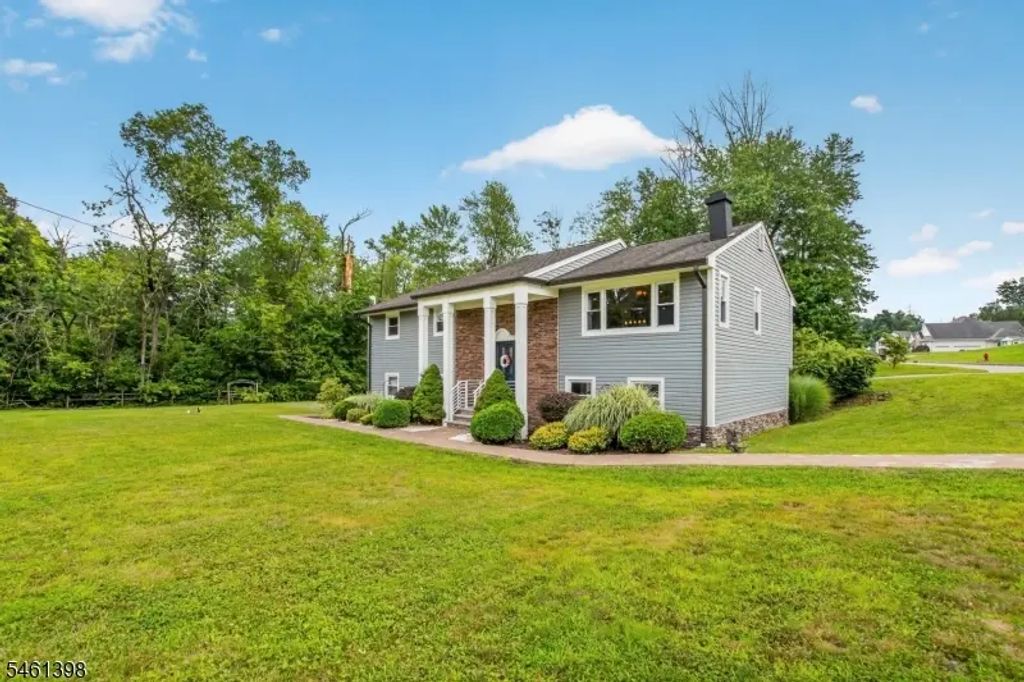 105 Jacksonville Rd, Lincoln Park Boro