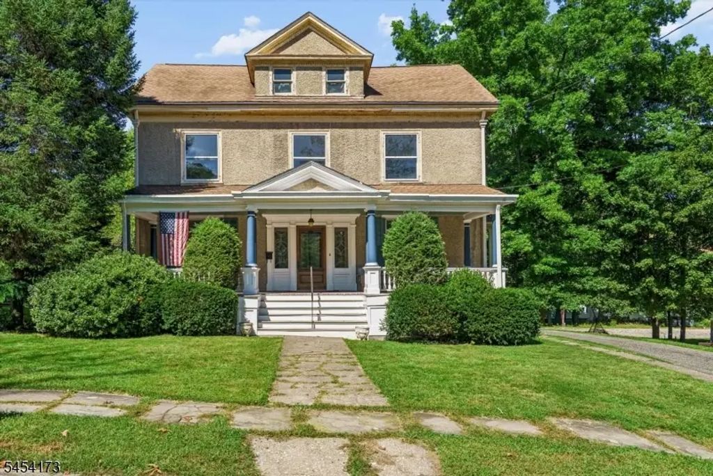 9 Linwood Ave, Newton Town