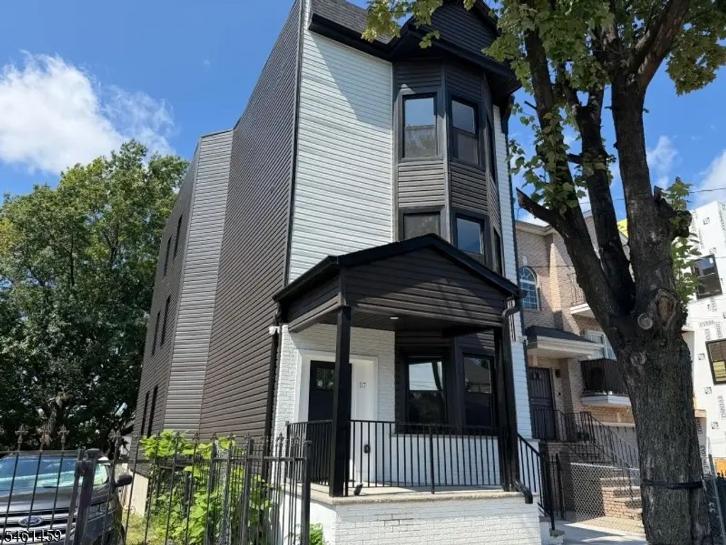 57 Montgomery Ave, Newark City