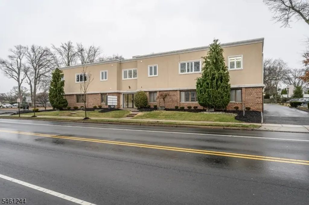 727 Raritan Rd, Clark Twp.