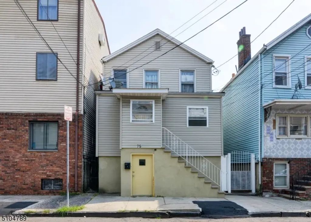 75 Chambers St, Newark City