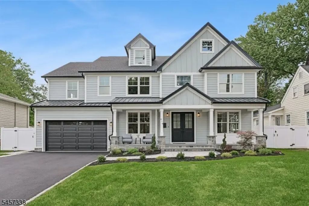616 S Chestnut St, Westfield Town